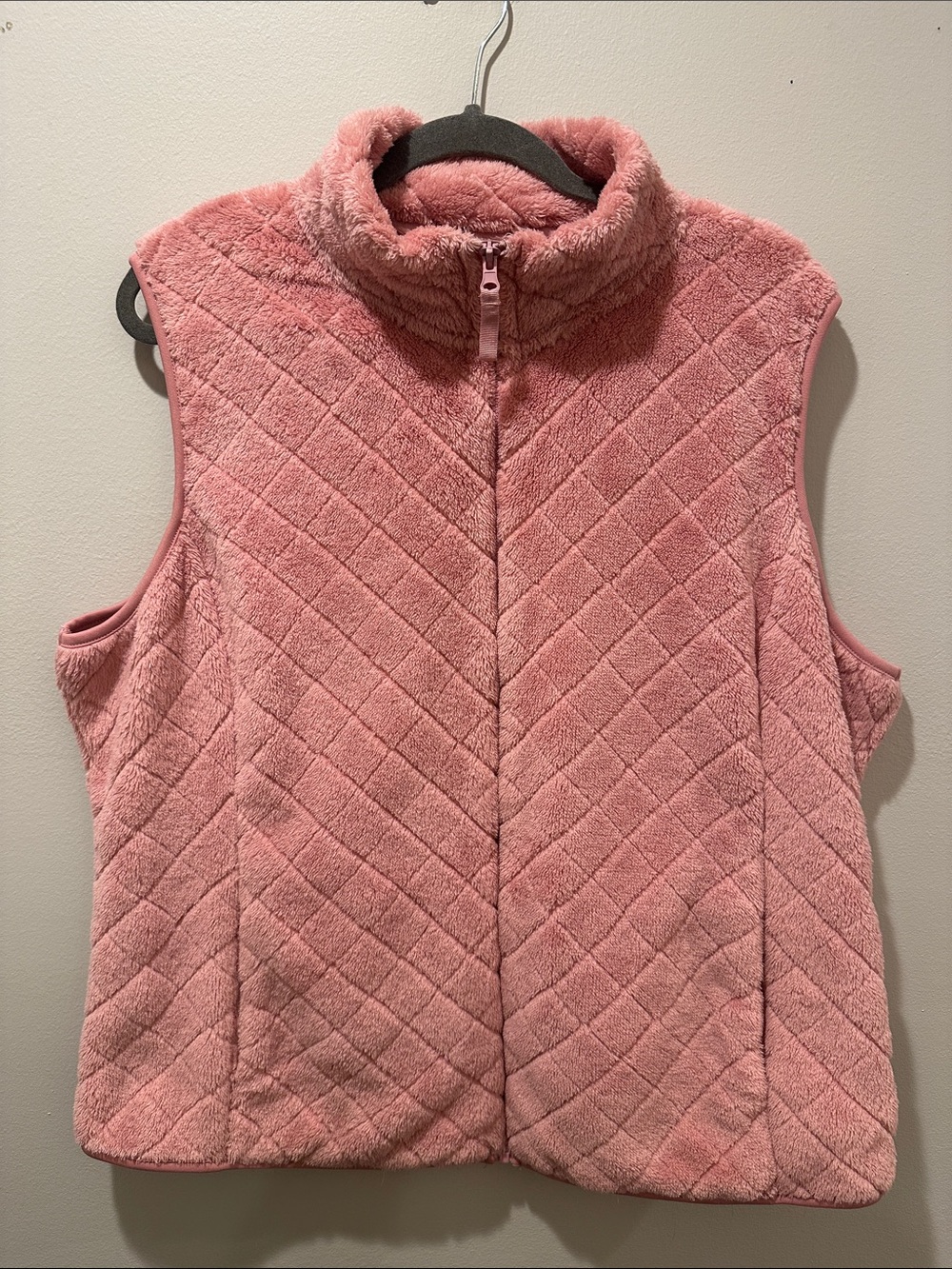 Time and Tru Pink Quilted Fleece Vest